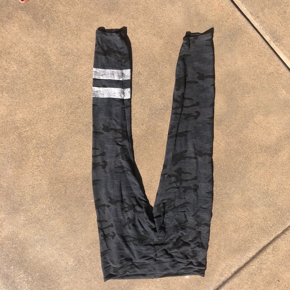 Sundry Camo Sweatpants